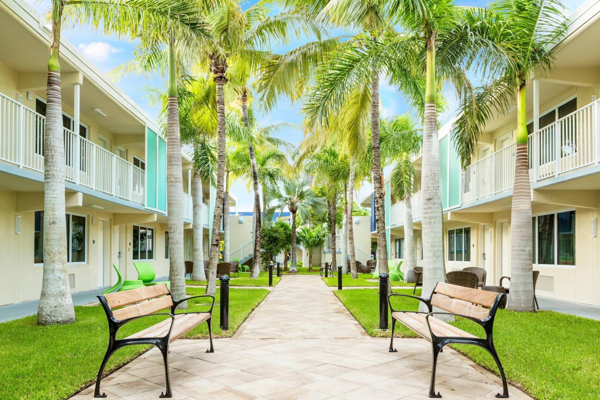 Hotel Fairfield & By Marriott At The Keys Collection Key West