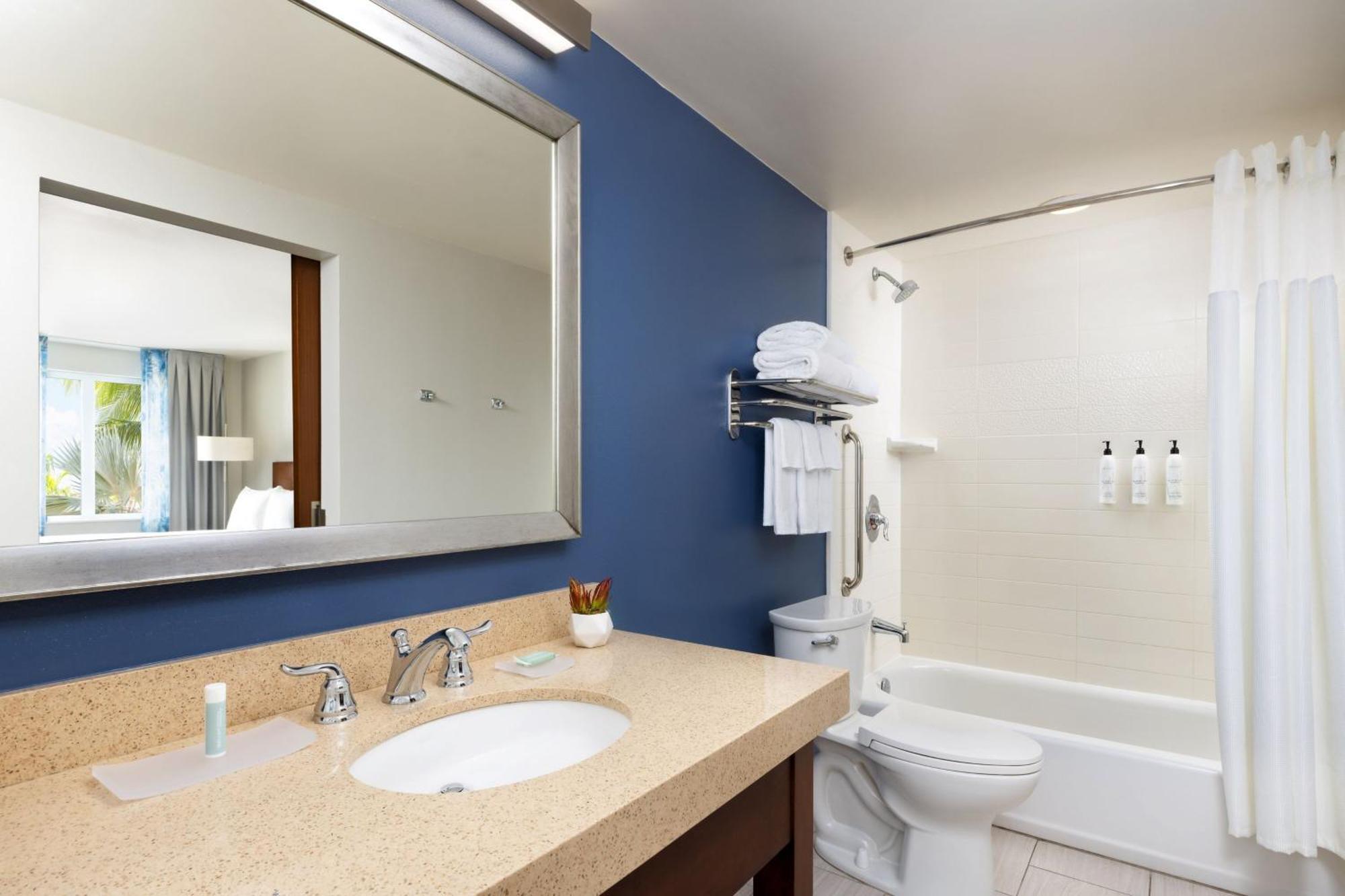 Fairfield & By Marriott At The Keys Collection