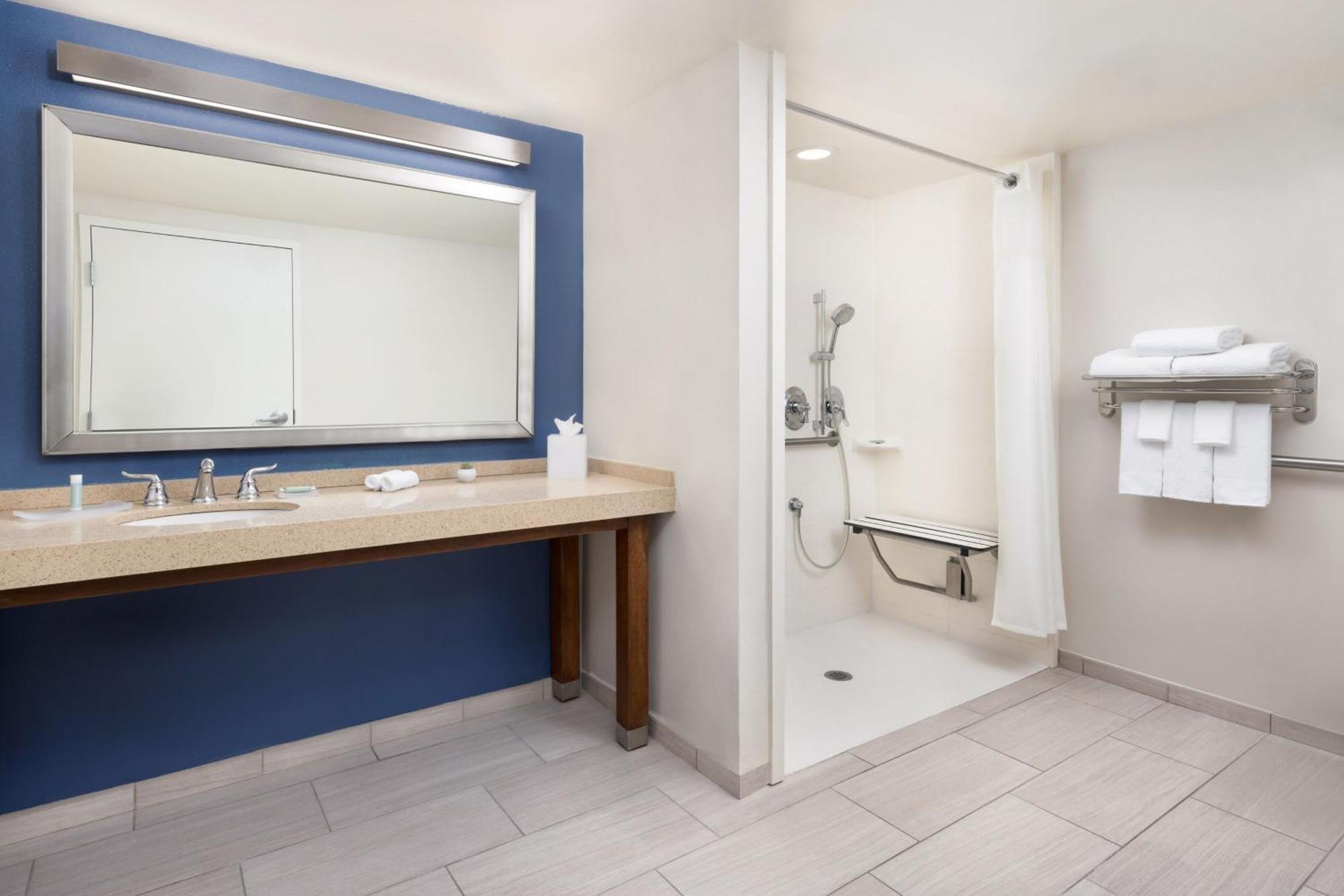 Hotel Fairfield & By Marriott At The Keys Collection 3*