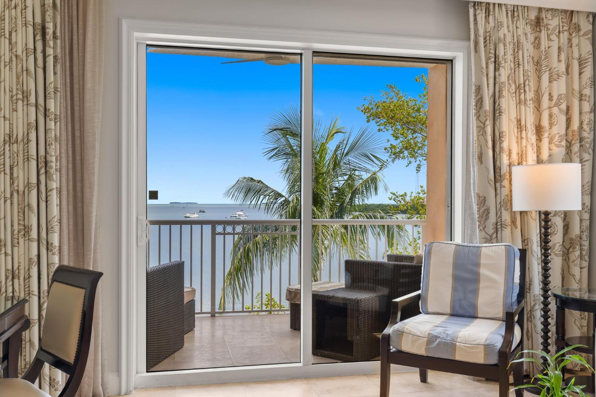 Resort Beachside & Residences