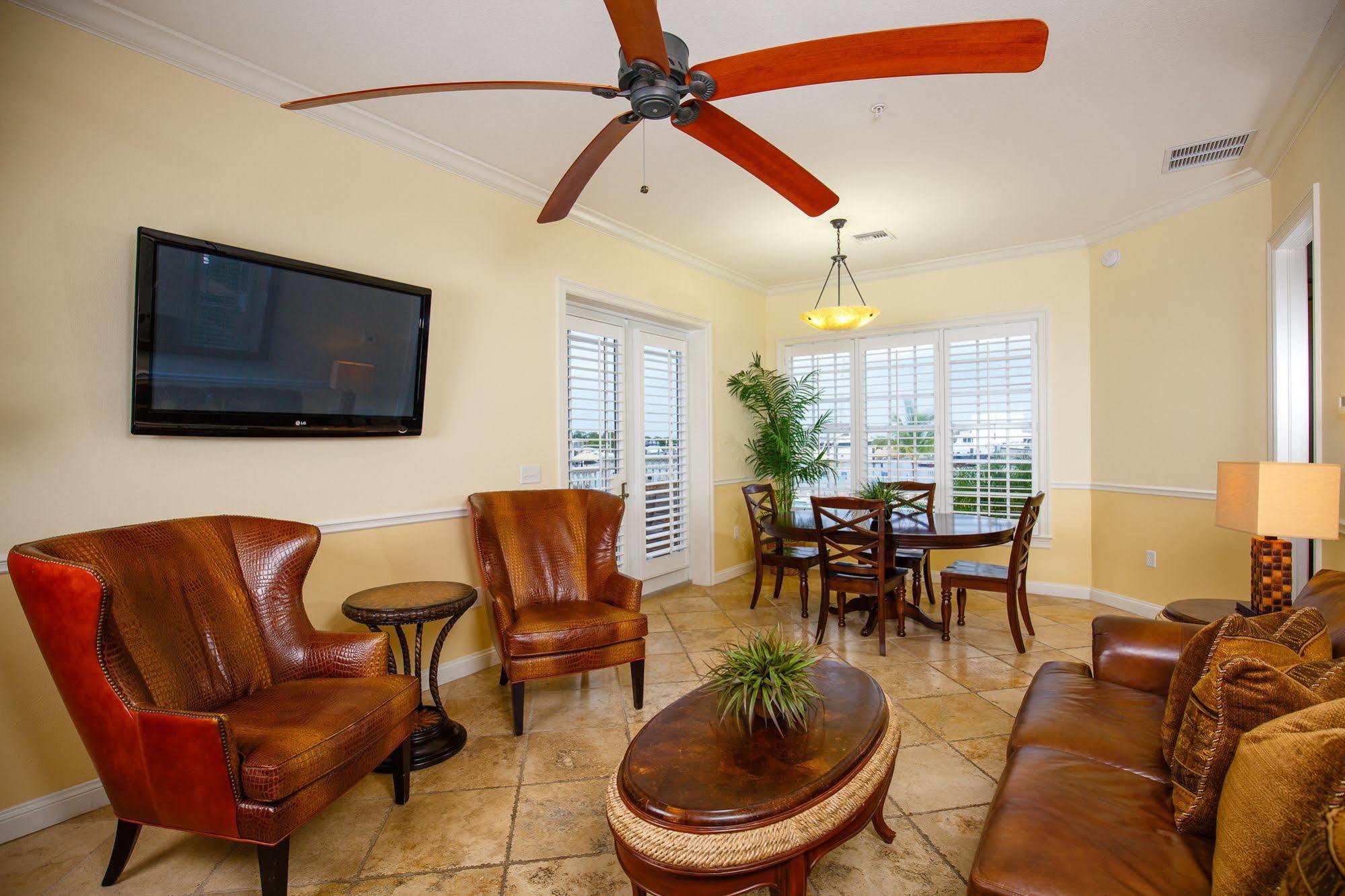 Harbour Oceanfront Apartment Key West