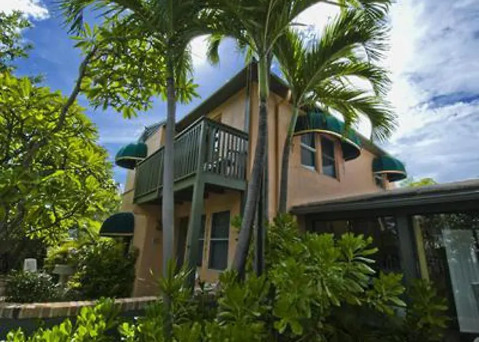 Suite Dreams Inn By The Beach