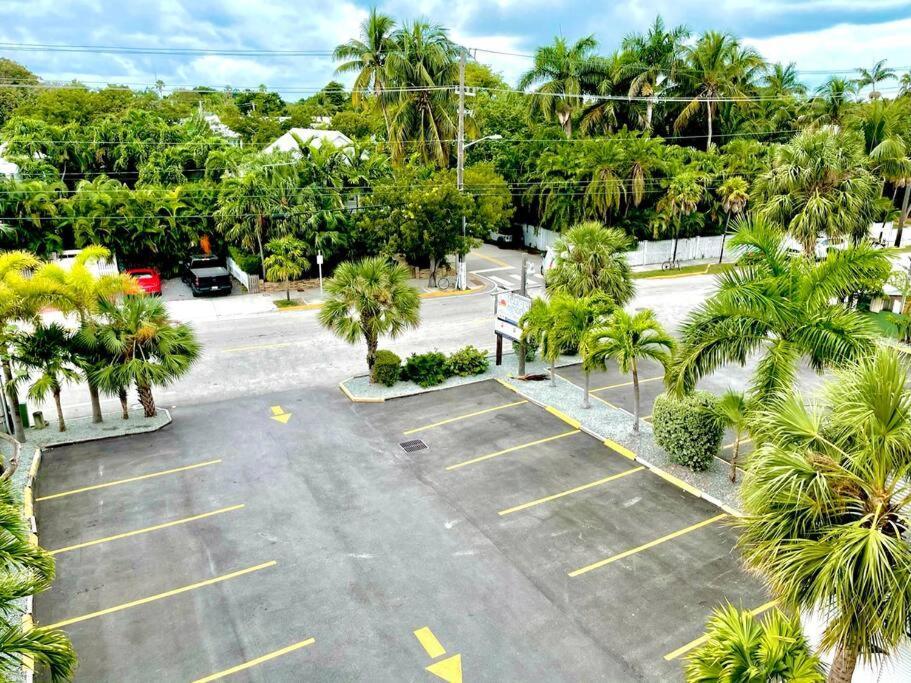 Holiday home St Kitts - Downtown Waterfront Penthouse Pool Dock Parking