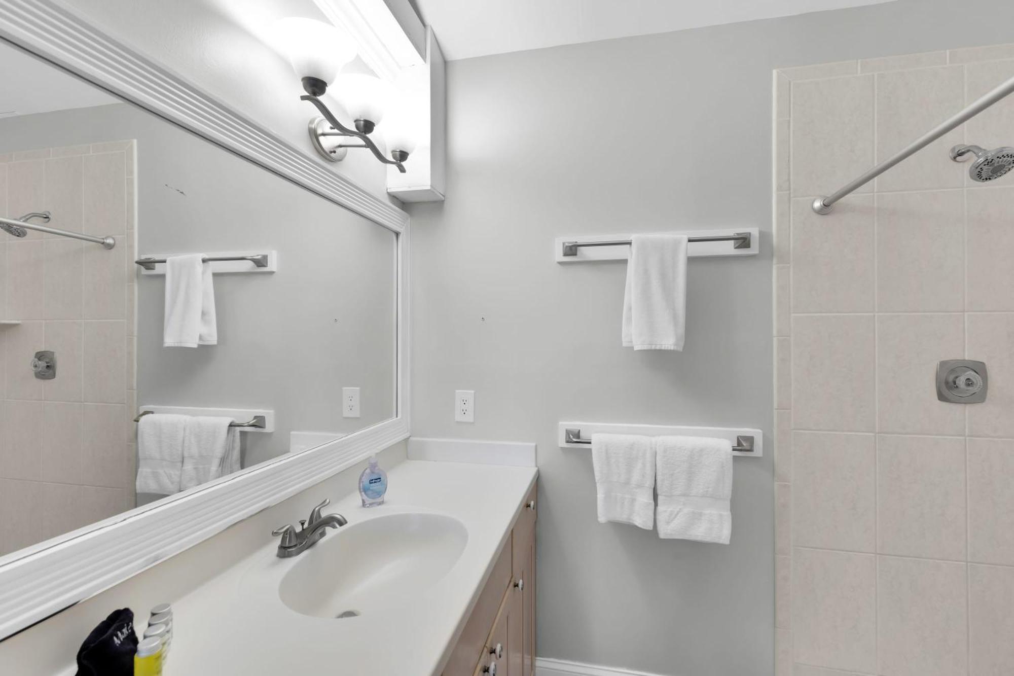 Holiday home St Kitts - Downtown Waterfront Penthouse Pool Dock Parking