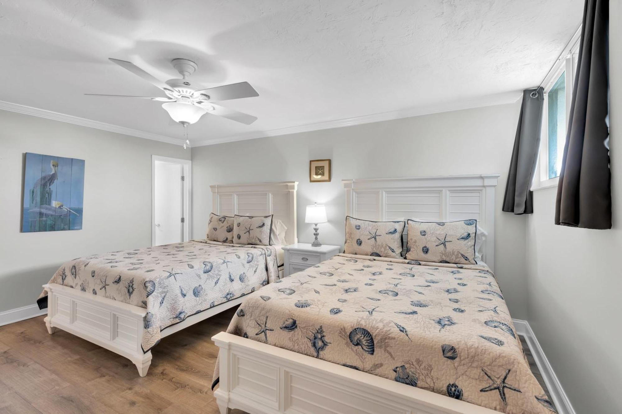 St Kitts - Downtown Waterfront Penthouse Pool Dock Parking * Key West