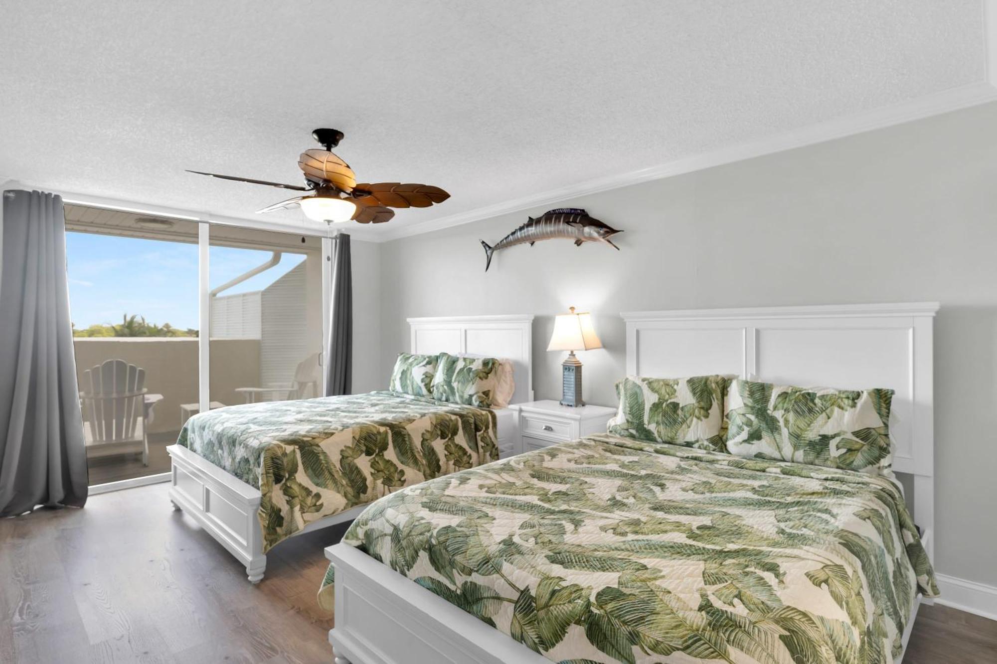 St Kitts - Downtown Waterfront Penthouse Pool Dock Parking * Key West