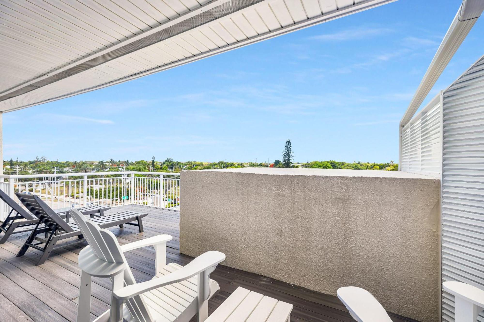 Holiday home St Kitts - Downtown Waterfront Penthouse Pool Dock Parking *