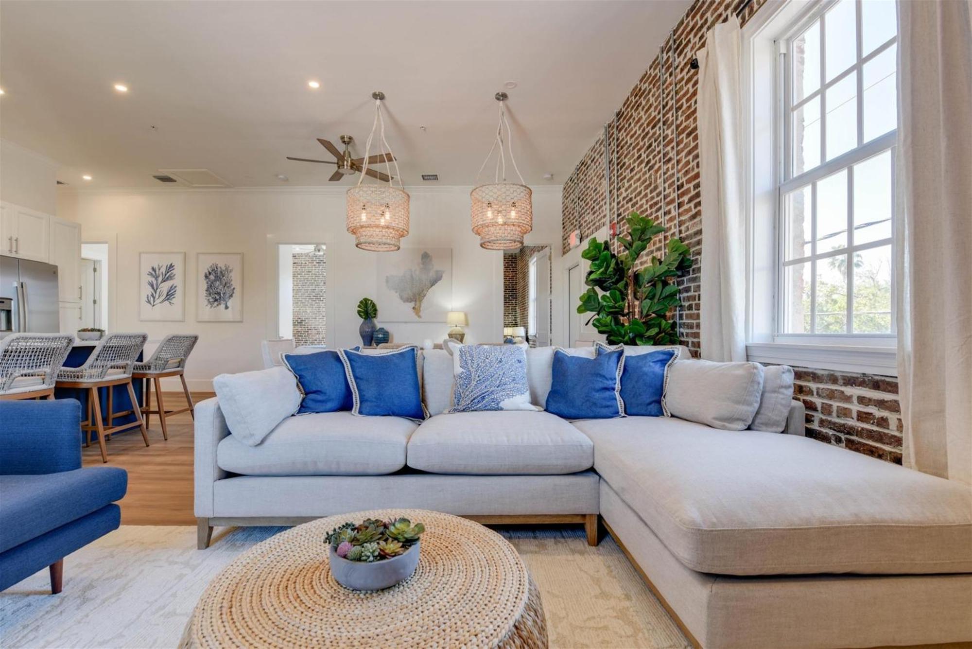 Luxury 4bdr/4ba Penthouse *