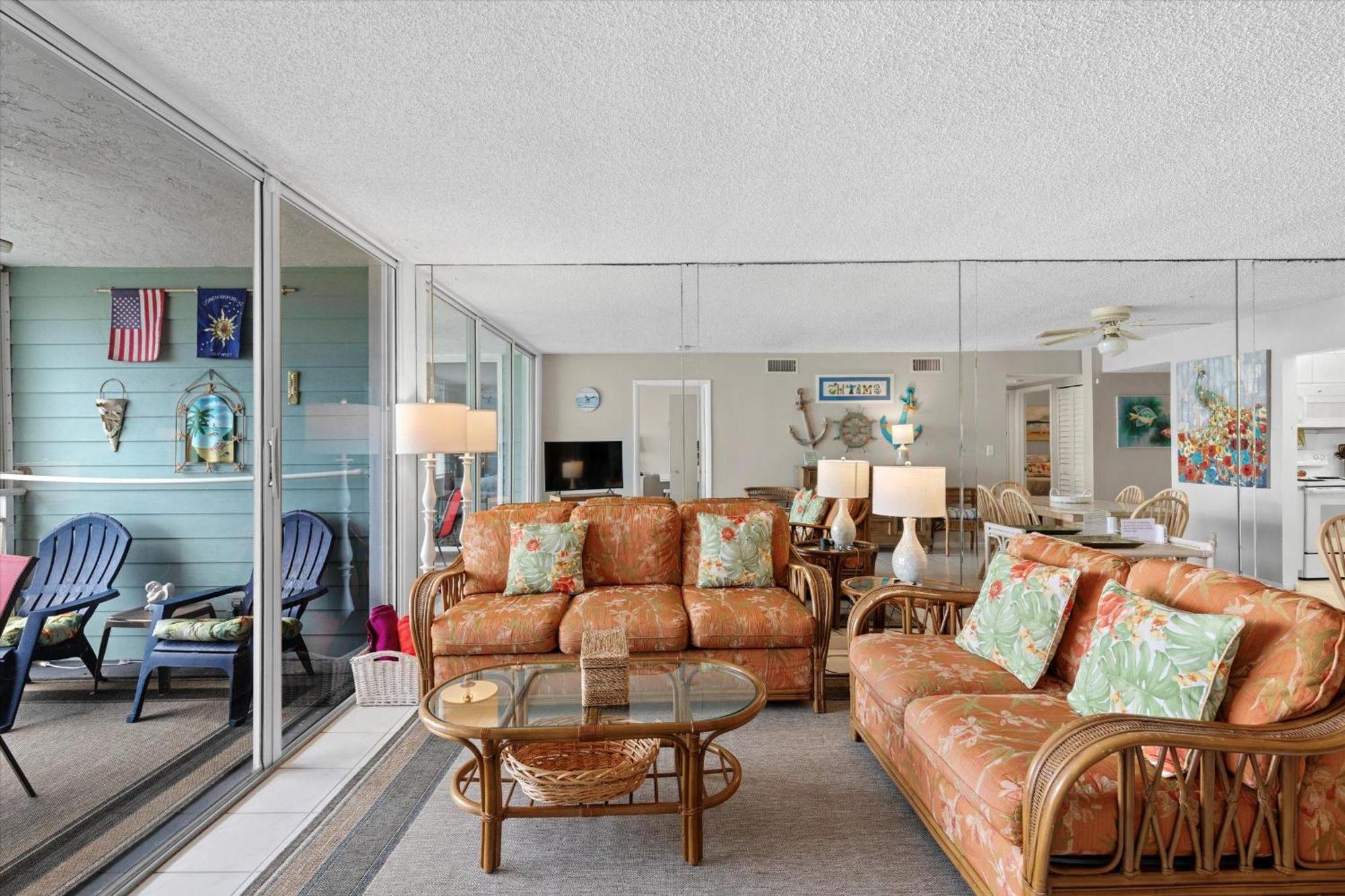 Holiday home Oceanfront Oasis