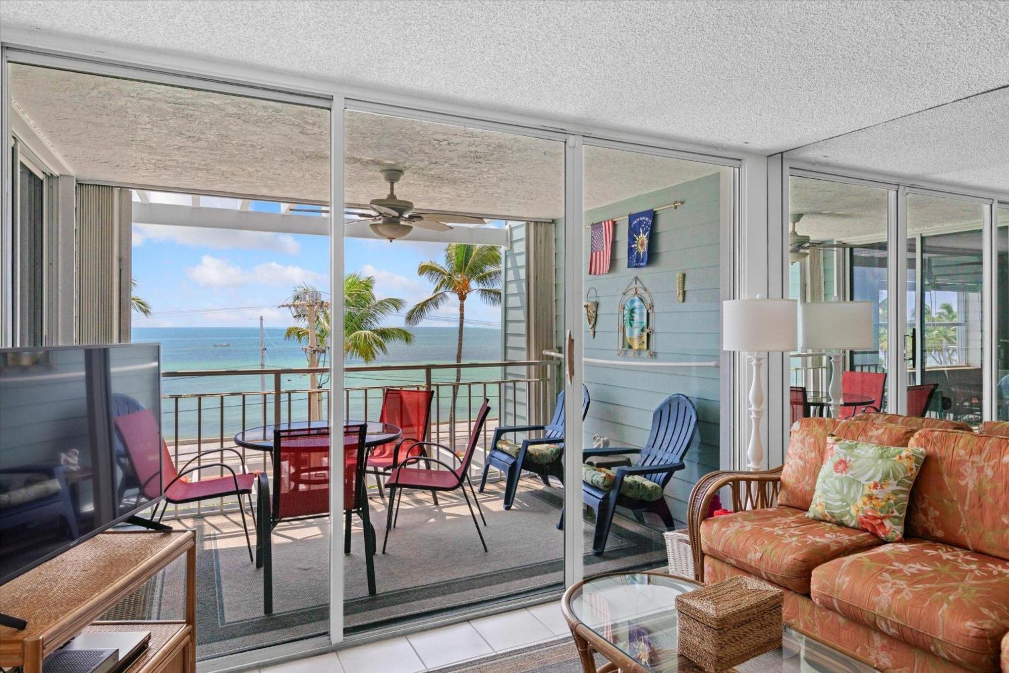 Holiday home Oceanfront Oasis *