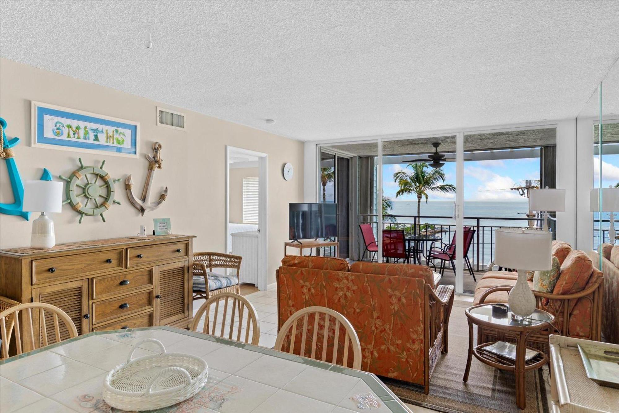 Holiday home Oceanfront Oasis