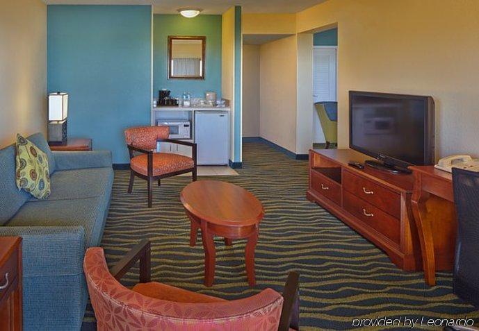 Courtyard By Marriott Waterfront Hotel Key West